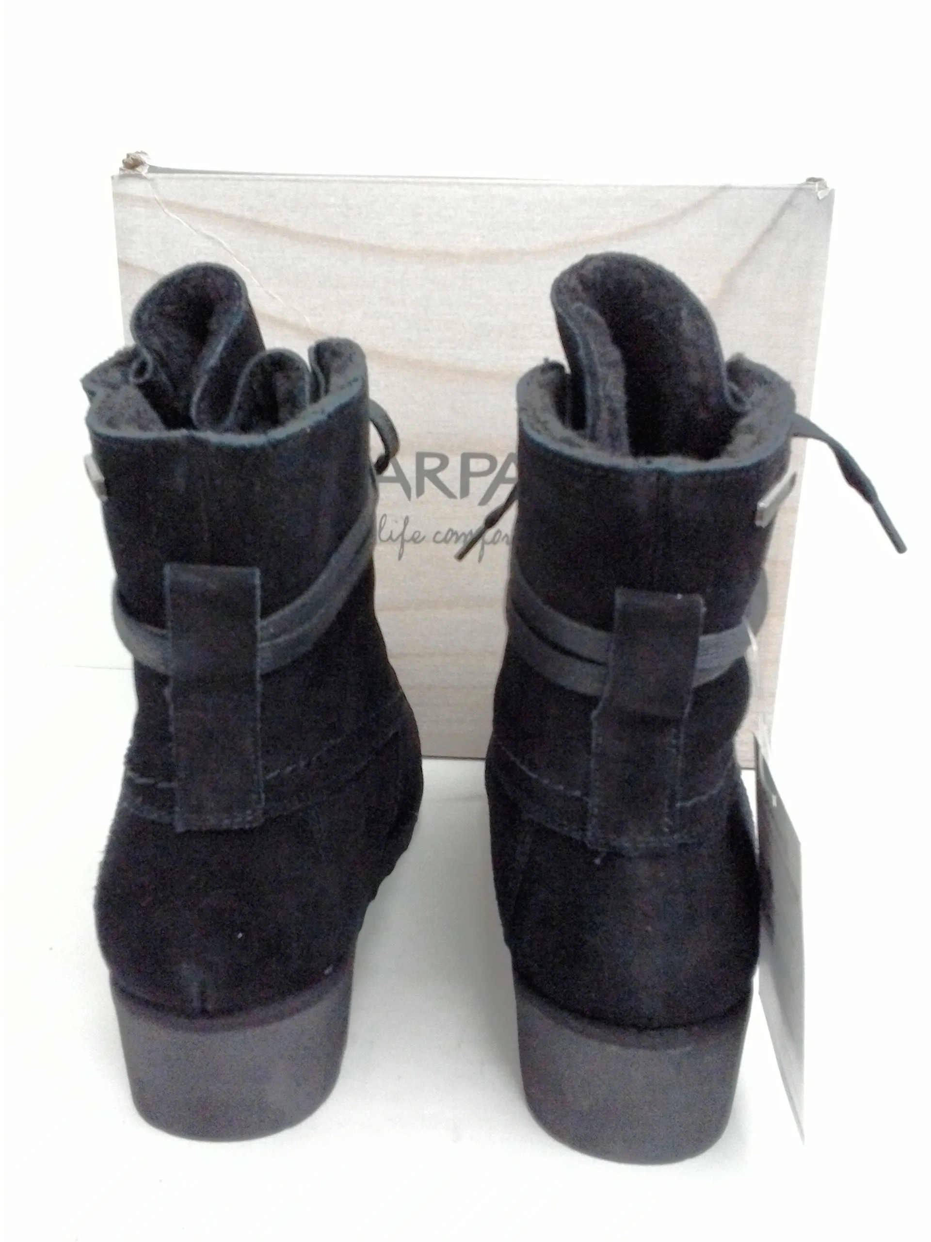 Black Suede Bearpaw Women's Harmony Boots, Size 8M.