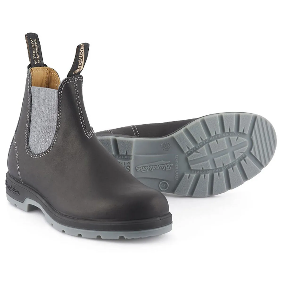 Blundstone 1452 ankle boots.