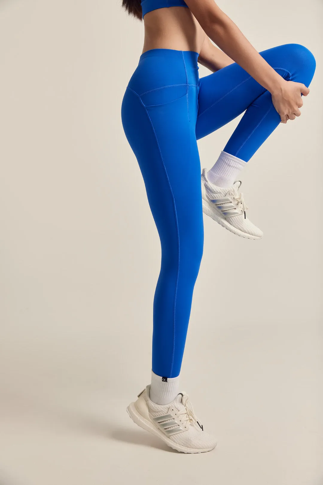 Electric Contour Pocket Leggings (Full 24) available in XS and 2XL sizes