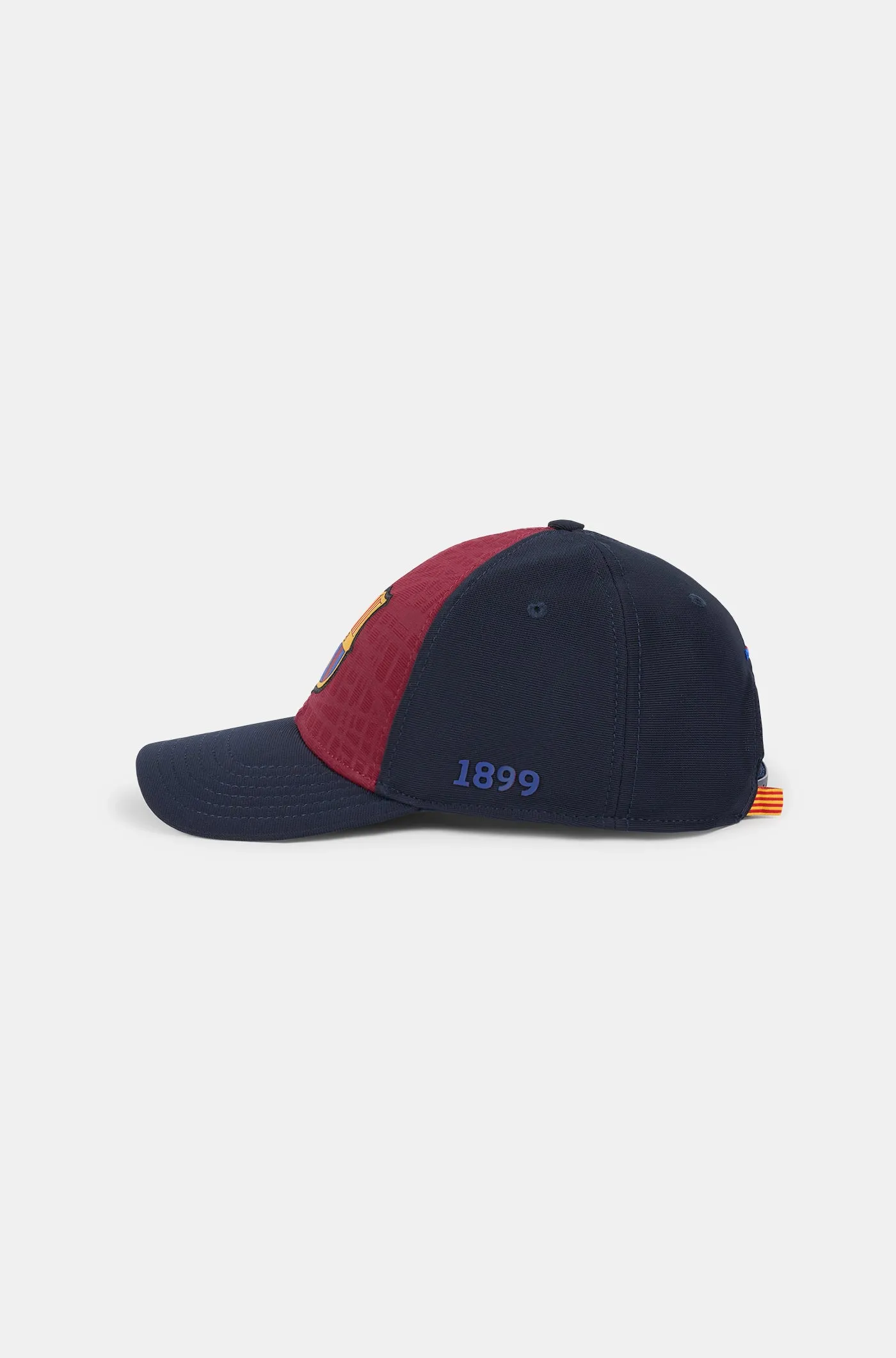 FC Barcelona cap with crest for children - Official 1899 merchandise.