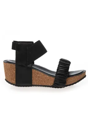 The Moments Wedge Sandal in Sort from Copenhagen Shoes